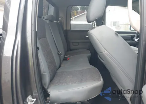 2018 Ram 1500 Big Horn 4X4 6'4 Box z USA, uszkodzony, nr VIN 1C6RR7GG1JS310907